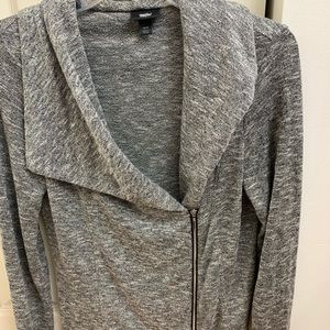 Athletic type sweater